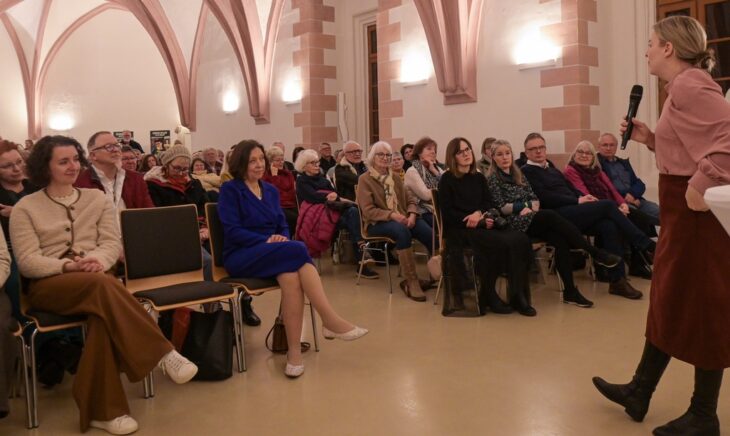 Katharina Schulze sprach in der Kaiserburg darüber, wie es gelingen kann, mehr Frauen in die Politik zu holen.