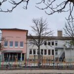 An der Altdorfer Grundschule müssen mehrere Bäume für den bevorstehenden Neubau weichen.
