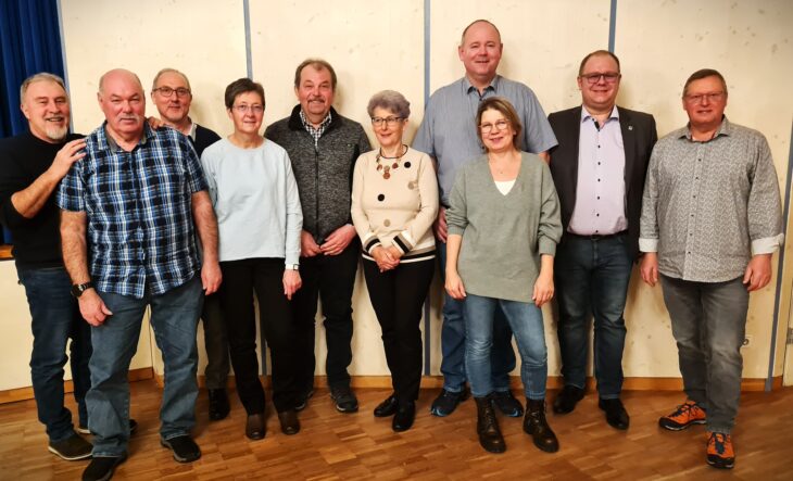 Die Führungsriege des Ortsverschönerungsvereines Hohenstadt mit Bürgermeister Armin Haushahn (Zweiter v. rechts).