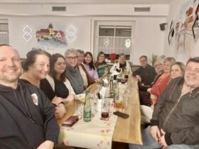 Die Stadtratskandidatinnen und -kandidaten der HBG tauschten sich mit Hersbrucker Einzelhändlern aus.