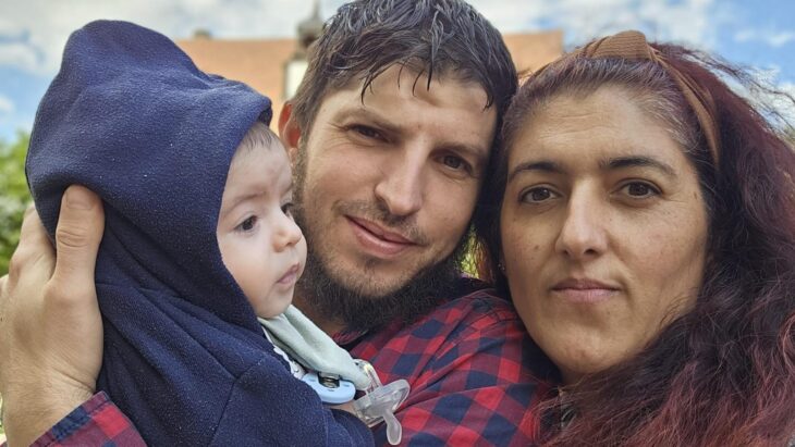 Ein Foto aus glücklichen Tagen: Gabriel Lopes mit seiner Frau Maria de Fatima und dem gemeinsamen Sohn Diego.