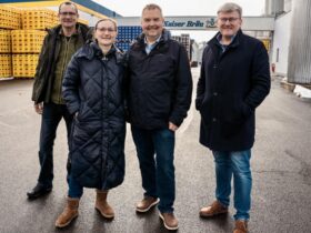 „Klimaschutz, Ressourcensicherheit und regionale Wertschöpfung gehören zusammen“, sagte Lisa Badum anlässlich ihres Besuchs bei der Kaiser Bräu.
