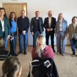 v.l.n.r: Regina Mohr (Rummelsberger Diakonie), Claudia Köster (AfA), Klaus Rudolf (Jobcenter), Landrat Armin Kroder, Alfred Hornung (Leiter Jobcenter), Annette Zimmermann (Leiterin Bündnis für Familie), Sabiha Leineweber (bfz).