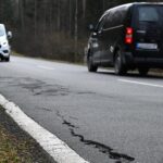 Seit Jahren wird über den schlechten Zustand der Kreisstraße LAU 7 zwischen Lauf und Schönberg diskutiert. Nun soll endlich der Neubau beginnen.