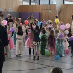 Mit strahlenden Augen und in bester Laune tanzten und feierten über 150 kleine Prinzessinnen und Piraten.