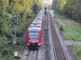 Beschlossen ist der Ausbau der ersten Teilstrecke der Franken-Sachsen-Magistrale. Passiert bislang aber noch nichts.