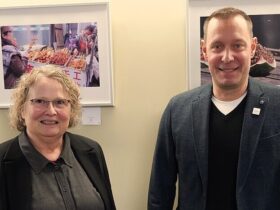 Professorin Diakonin Ellen Eidt und Landrat Armin Kroder.