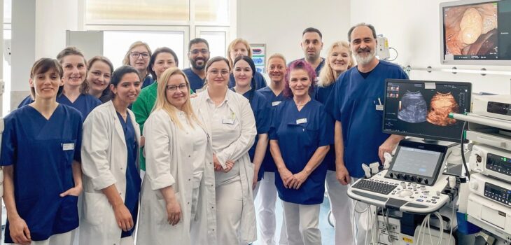 16 Personen wechselten mit Chefarzt Dr. Adrian Vizireanu (rechts) von Altdorf nach Rummelsberg.