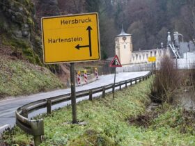 Ab 16. März wird in Güntersthal eine neue Stützmauer zur Eckart GmbH gebaut.