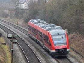 Auch im April soll die Strecke zwischen Neunkirchen und Simmelsdorf gesperrt werden, so die Bahn.