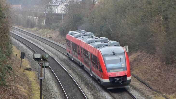 Auch im April soll die Strecke zwischen Neunkirchen und Simmelsdorf gesperrt werden, so die Bahn.