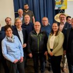 Hartensteins Bürgermeisterkandidatin Xenia Küster (4. von links) mit ihrem Team sowie Landrat Armin Kroder und Hersbrucks Bürgermeister Robert Ilg.