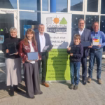 Bürgermeister Heinz Meyer (2. von rechts) besuchte drei Schulen in Burgthann.