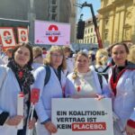 Aus Schnaittach waren diese Teilnehmerinnen der Kundgebung auf dem Odeonsplatz angereist.