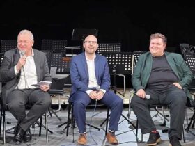 In überparteilicher Runde diskutierten die Teilnehmer der Jubiläumsfeier in Altdorf Herausforderungen, Chancen und Auswirkungen der Europapolitik auf kommunaler Ebene.
