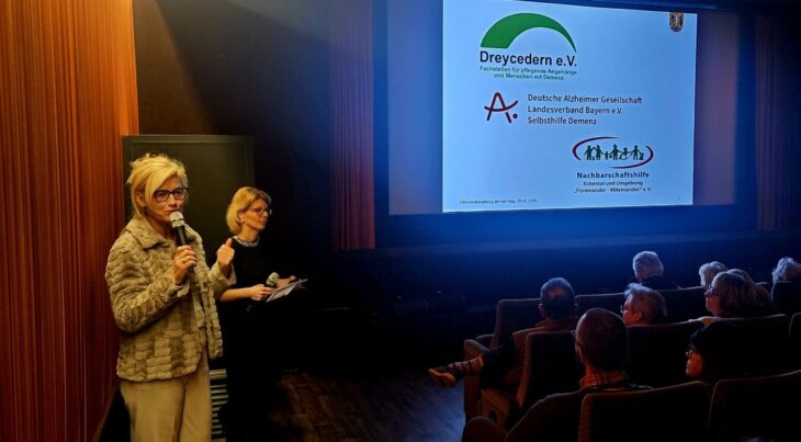 Ilse Dölle (links) und Sylvia Steinbach, Koordinatorin für Seniorenangelegenheiten, begrüßten die Gäste.