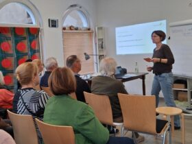 Die Referentin des Seminars ist Carina Fiebich-Dinkel.
