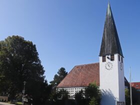 Die Johanneskirche in Hersbruck wurde vor 60 Jahren erbaut.
