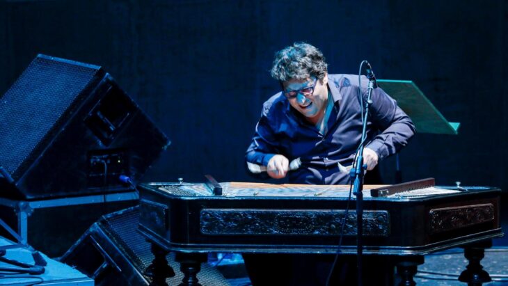 Marius Preda ist ein Virtuose am Cimbalom.