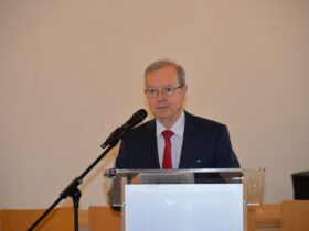 Der angesehene französische Politikwissenschaftler Prof. Henri Menudier war zu Gast in Lauf.