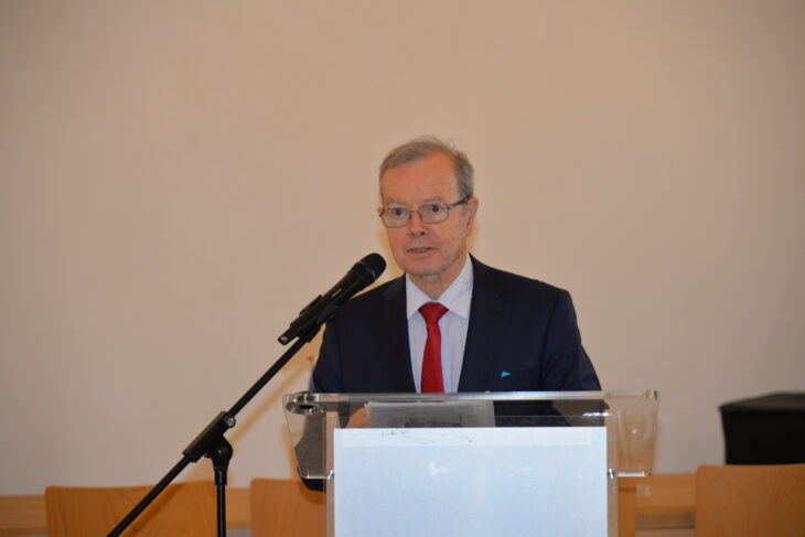 Der angesehene französische Politikwissenschaftler Prof. Henri Menudier war zu Gast in Lauf.