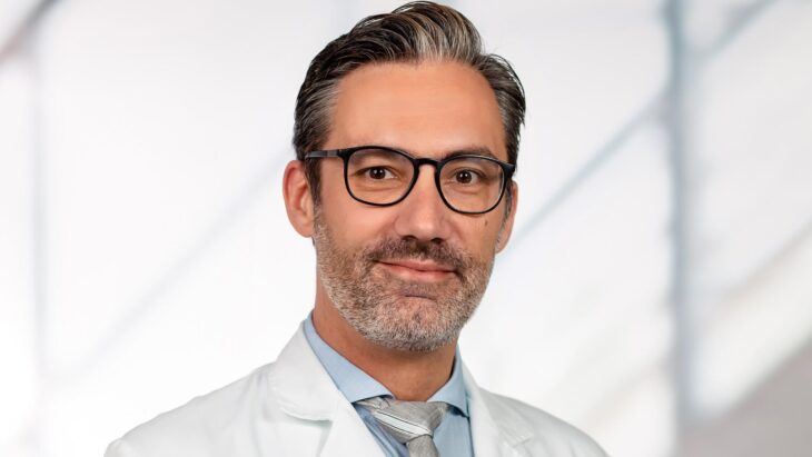 Referiert am 23. April 2026 zum Thema Herzinfarkt: Dr. Dennis Eckner, Chefarzt der Abteilung für Kardiologie am Krankenhaus Lauf.