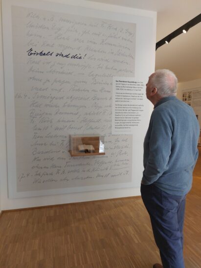 'Eiskalt sind die!“ schrieb Rektorengattin Marie Nicol in ihr Tagebuch. Diese Einordnung wurde zum Titel der Ausstellung zum Thema „Diakonie und Nationalsozialismus“.