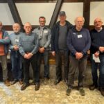 Zehn Jahre „Nachhaltigkeit pur“: Zweiter Bürgermeister Peter Uschalt (links) mit den Aktiven des Reparatur-Cafés Hersbruck und ihrem Leiter Jochen Liebel (2. v. rechts).