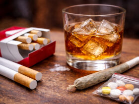 Alkohol und Nikotinprodukte bleiben die wichtigsten Suchtmittel in der Jugendphase. Das zeigt eine Umfrage im Nürnberger Land.