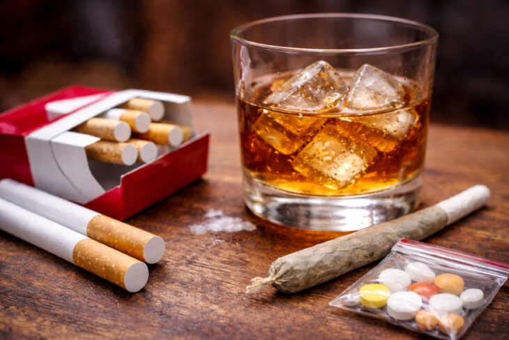Alkohol und Nikotinprodukte bleiben die wichtigsten Suchtmittel in der Jugendphase. Das zeigt eine Umfrage im Nürnberger Land.