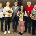 Bürgermeister Ballas (Bildmitte) verabschiedete insgesamt acht Rückersdorfer Gemeinderatsmitglieder (es fehlt auf dem Bild Thomas Balles).