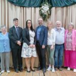 Eine Delegation aus Schwarzenbruck hat die Partnerstadt Kecel in Ungarn besucht. Der Keceler Bürgermeister Tamas Benedeczki und Vertreterin Anita Sendula stehen links neben Markus Holzammer.