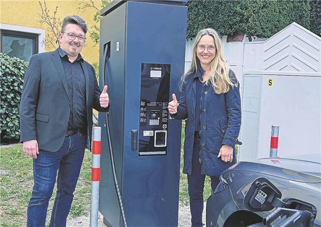 Erster „Doppellader“ im Ortskern von Offenhausen