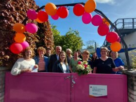 Luftballons zum Trägerwechsel: Diakoneo aus Neuendettelsau betreibt nun die Kindertagesstätte in der Bahnhofstraße in Röthenbach.