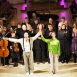 Trio Vier, Lechner Ensemble, Solisten, Musiker, Tänzer und Licht: Der lange Applaus belohnt alle Mitwirkenden.