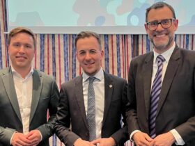 Der neu gewählte Vorstand (von links): Esra Limbacher, Bastian Ernst und Ralph Edelhäußer.