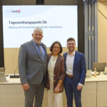 Bürgermeister Thomas Lang (links) mit seinen beiden neuen Stellvertretern Erika Vogel und Daniel Illauer.