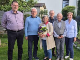 Das Foto zeigt die Führungsgremien der Kurlbaum-Stiftung und der Schülertafel (v. links): Alexander Körber, Helmut Doyen, Ursula Eggert, Frank Wimmer, Herbert Hofmann und Heidi Sponsel.