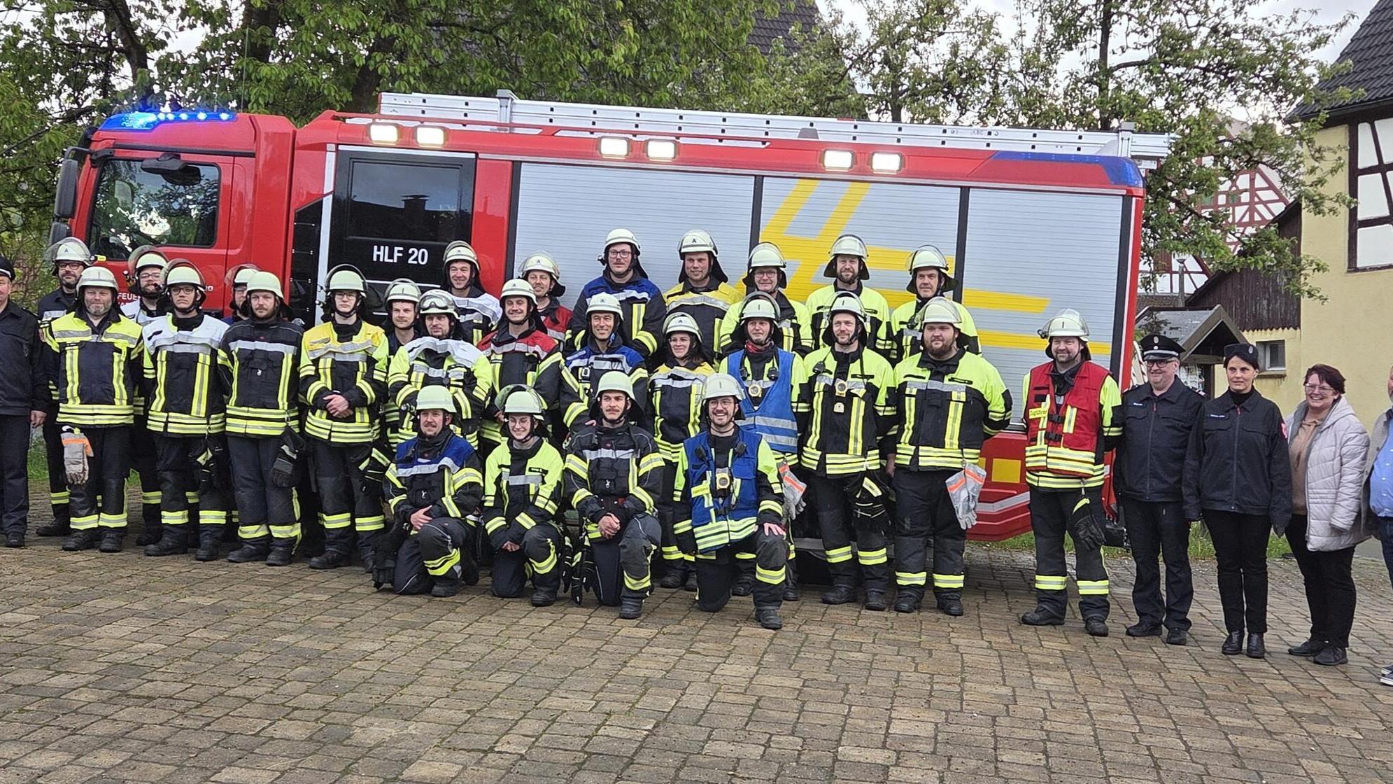 Feuerwehren Grünreuth, Hartenstein und Vorra legen Leistungsabzeichen gemeinsam ab