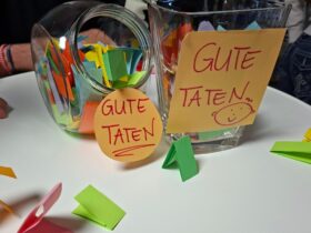 Gute Taten aus dem Lostopf gab es an der Johannes-Scharrer-Realschule.