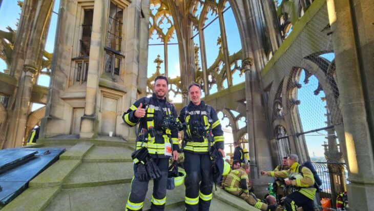 Jörg Bauer und Jürgen Hutzler im Zielbereich auf dem Turm.