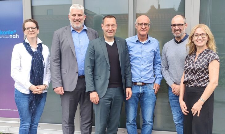 Bei der Spendenübergabe (von links): Anne Morris (Diakonie NAH), Thomas Lang, Armin Kroder, Ekkehard Lorenz, Sebastian Dick, Elke Kaufmann.