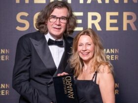 Susanne Hagl mit dem begehrten Excellence Award.