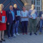 Der scheidende Bürgermeister Jörg Kotzur (3. von links) mit (von links) Dr. Maximilian Haag, Inge Jabs, Johannes Schmidt, Ines Stelzer, Frank Flachenecker, Hermann Weichselbaum und Christian Nikol.