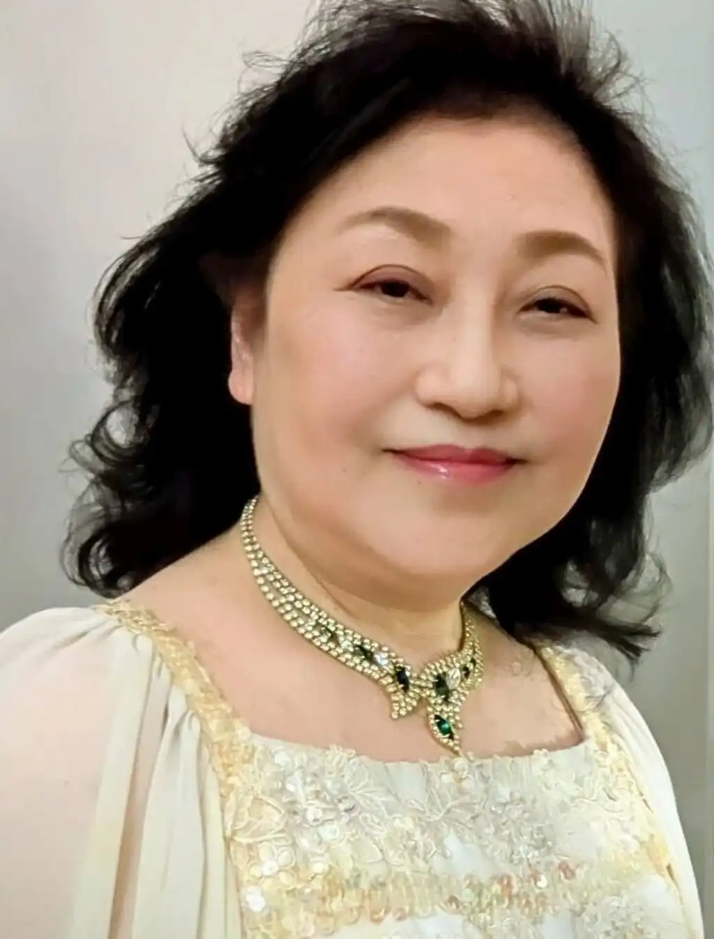 Eiko Hiromatsu singt zu Ehren von Uta-Elisabeth Trott auf Burg ...