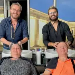 Die beiden Friseurmeister Marcel Schneider (links) und Akin Akbas laden wieder zum Charity-Styling ein.