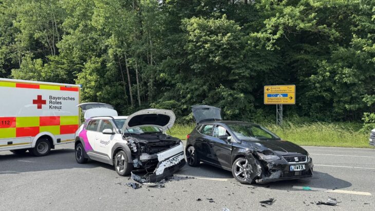 Beide Autos waren nicht mehr fahrbereit.