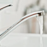 Seit 1. Januar gilt in Bayern der Wassercent. Die Abgabe soll zu einem möglichst schonenden Umgang mit der Ressource Wasser beitragen.