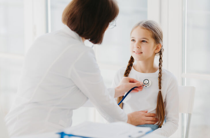 Die Schuleingangsuntersuchung wurde reformiert, um Kindern bestmögliche Voraussetzungen für einen erfolgreichen Schulstart zu bieten und für mehr Chancengleichheit zu sorgen.