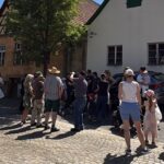 In Oberkrumbach waren Jung und Alt bei der Umweltaktion dabei.